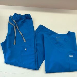 Figs Men Scrub Set Size Small